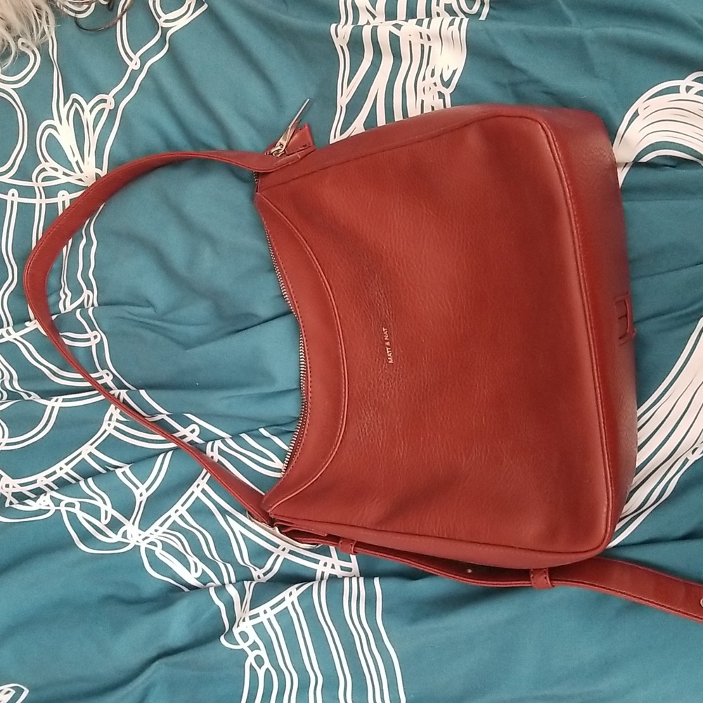 Matt and Nat Glance Hobo Bag in Brick Vegan Leather EUC